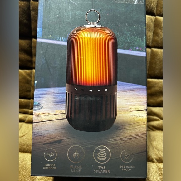 NWT-Wonderlit Emberoglo bluetooth  speaker and flame effect light - Picture 4 of 8